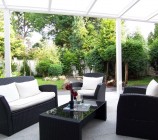 Die ersten Outdoor-Möbel für unsere über 50 qm grosszügige überdachte Terrasse wurden angeliefert. Für die gewissen Momente zu Hause. Top Qualität, superbequem und zeitlos schick..., die großzügige Outdoor Sitzlandschaft aus wetterfestem Polyrattan. Je nach Lust und Laune können wir die Bezüge tauschen, da wir zu den creme-weissen Polstern noch zusätzliche Bezüge in schwarz dazugekauft haben.