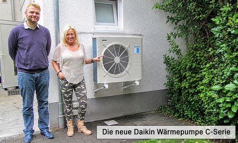 Daikin Fachberater und Kälteanlagenbaumereister Andrè Gordon, Bauherrin Anke 